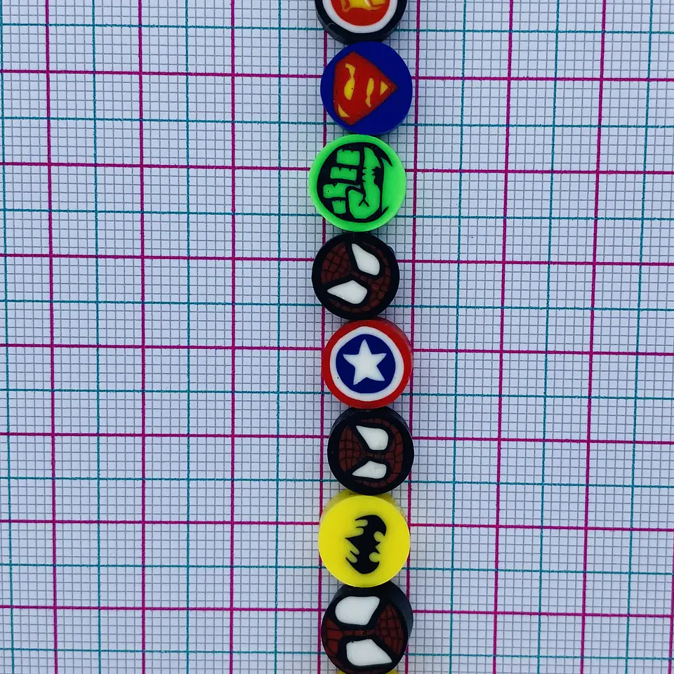 Pasante Escudos Súper Héroes • Fimo • 10x10 mm 2
