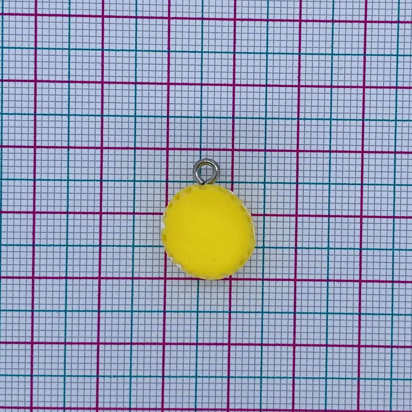 DIJE ✦ MACARRÓN PLÁSTICO 2