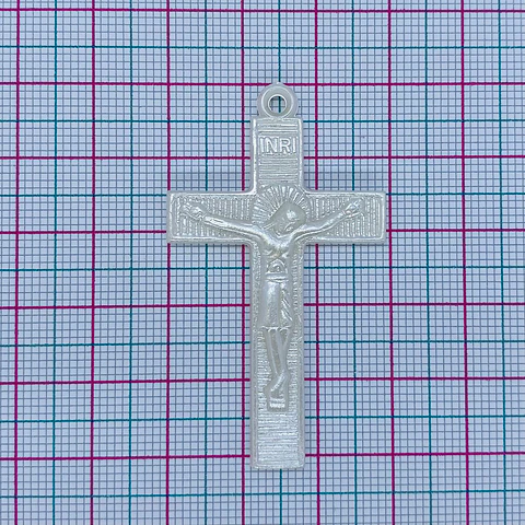 DIJE ✦ CRUZ PERLADA PLASTICA 30X*52 MM