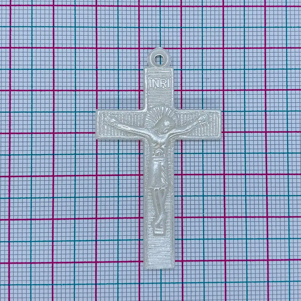 DIJE ✦ CRUZ PERLADA PLASTICA 30X*52 MM 2