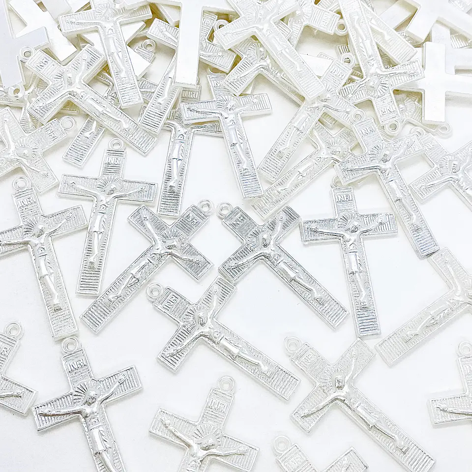 DIJE ✦ CRUZ PERLADA PLASTICA 30X*52 MM 3