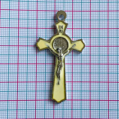 DIJE ✦ CRUZ CRISTO Y SAN BENITO ZAMAK