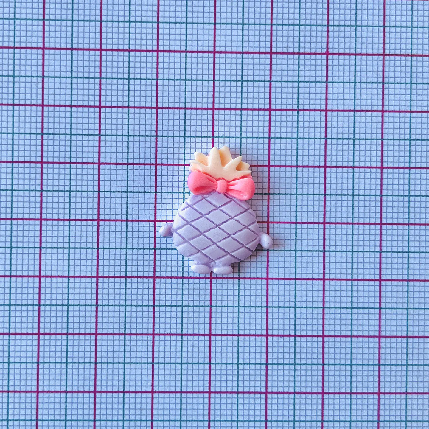 APLIQUE PIÑA ACRÍLICA 2
