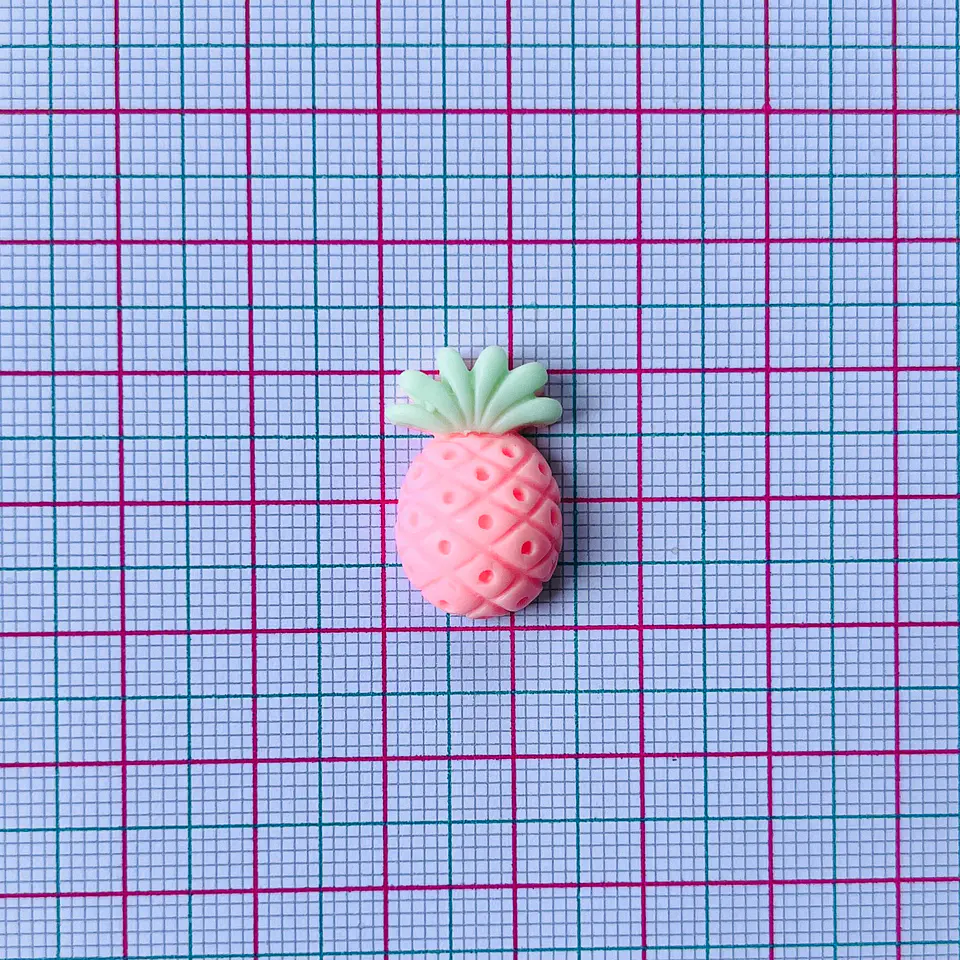 APLIQUE PIÑA ACRÍLICA 2