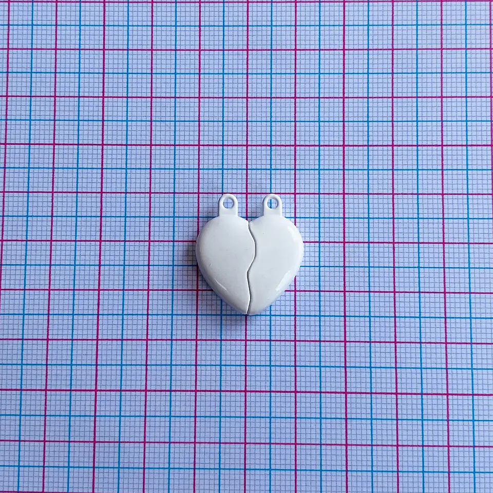 BROCHE ✦ CORAZÓN IMANTADO (ELIGE TU COLOR FAVORITO) 2