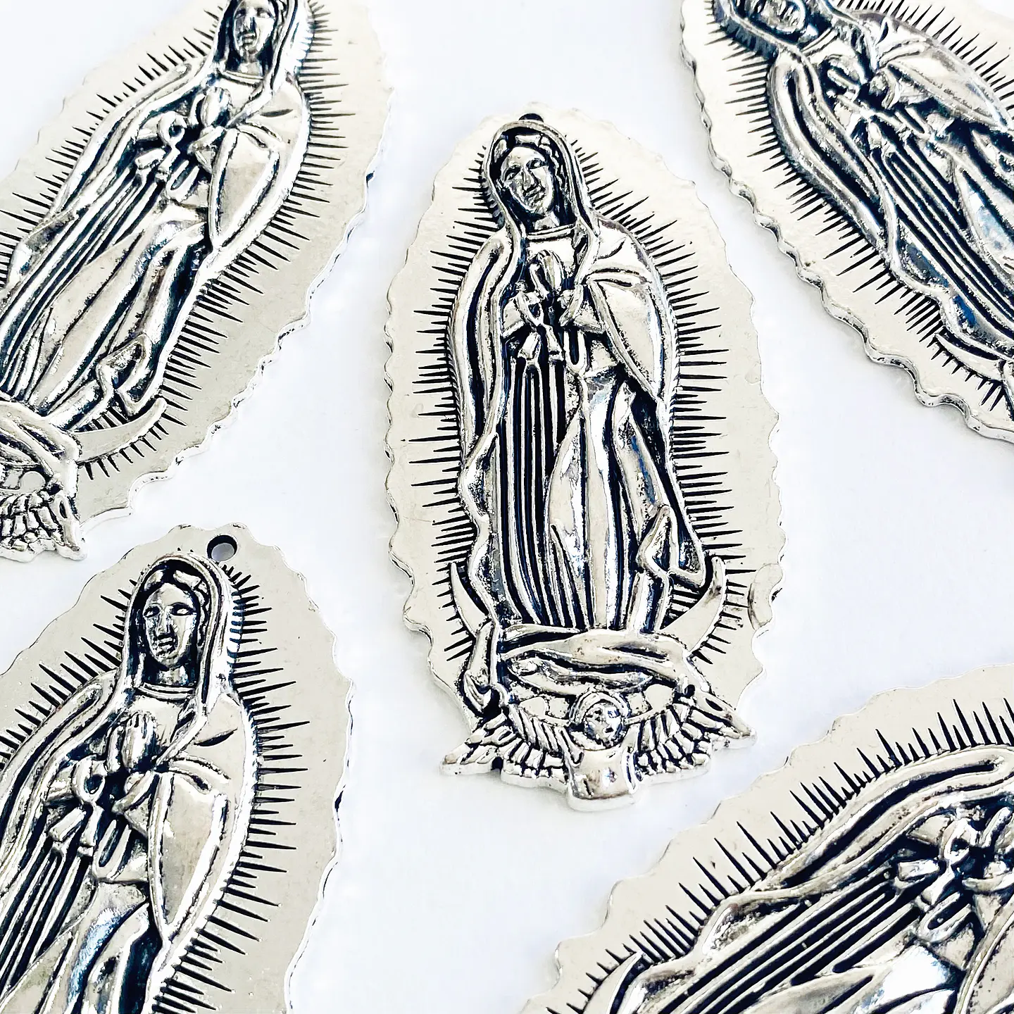 DIJE ✦ VIRGEN DE GUADALUPE ZAMAK 1