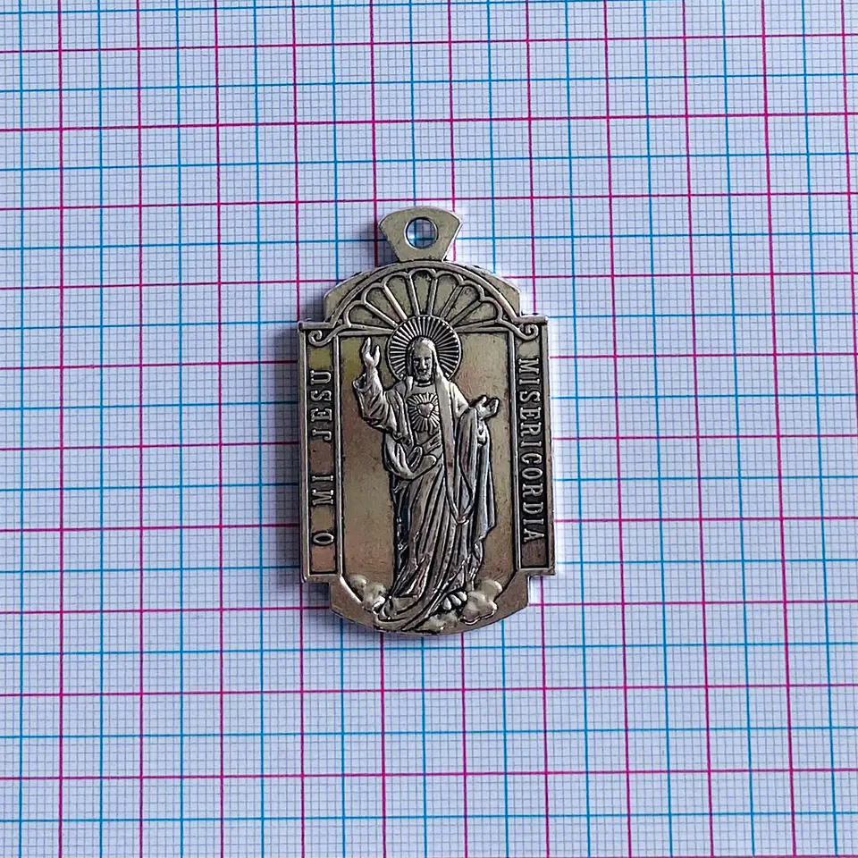 MEDALLA ✦ VIRGEN DEL CARMEN / SEÑOR DE LA MISERICORDIA ZAMAK 2