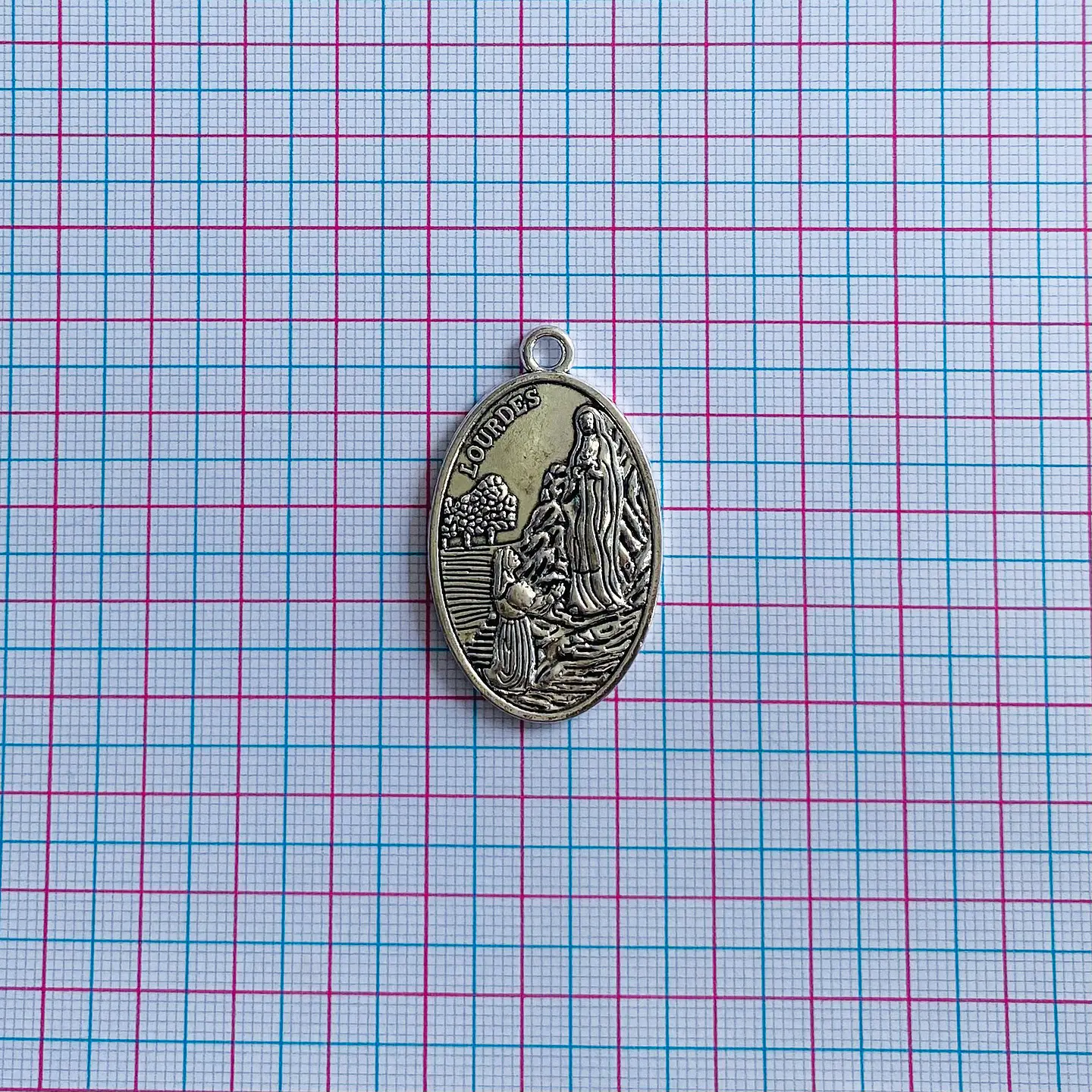 MEDALLA ✦ VIRGEN DE LOURDES ZAMAK 2