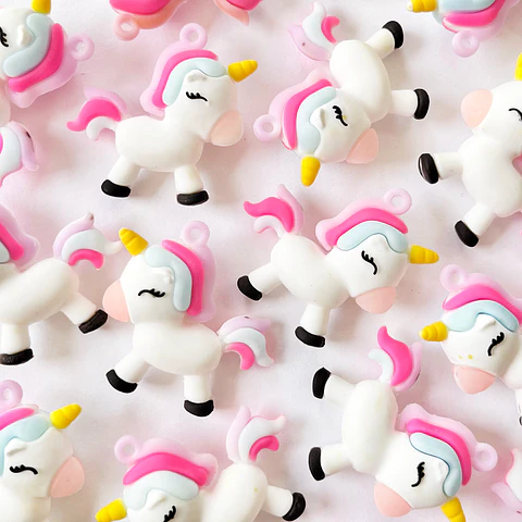DIJE ✦ UNICORNIO EN SILICONA 