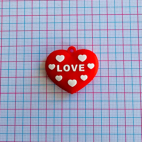 DIJE ✦ CORAZÓN EN SILICONA 