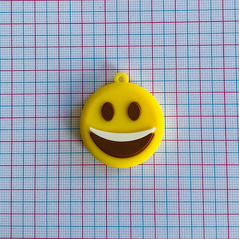 DIJE EMOTICÓN EN SILICONA DS-02-12