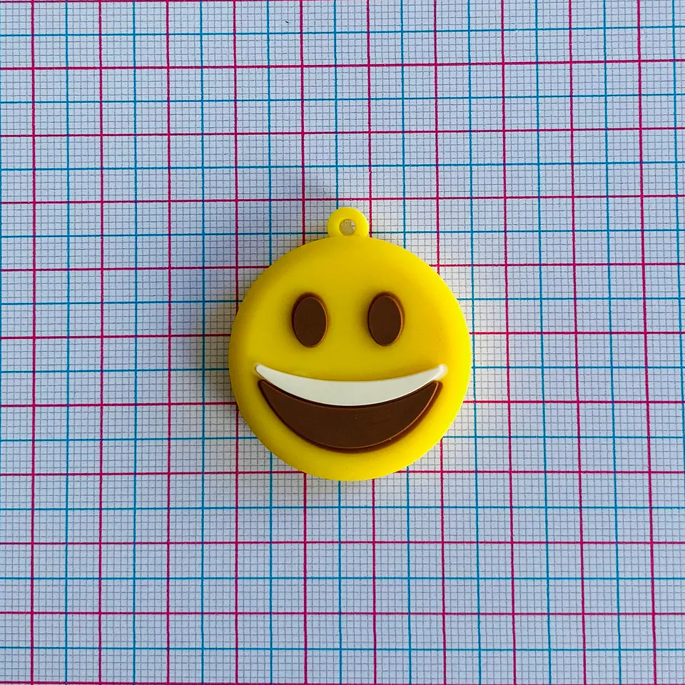 DIJE EMOTICÓN EN SILICONA DS-02-12 2