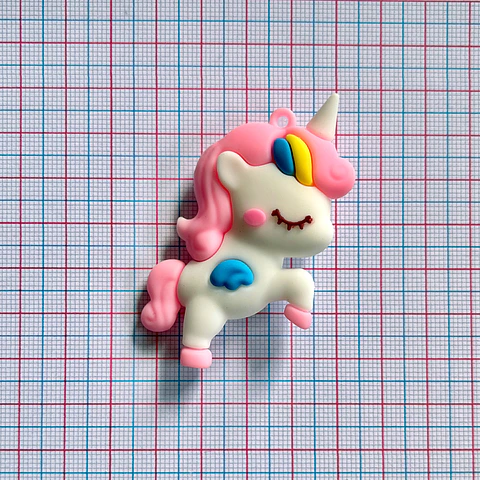 DIJE ✦ UNICORNIO EN SILICONA 
