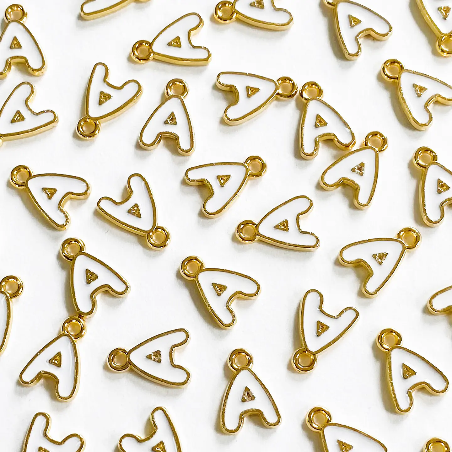 DIJE LETRA A BAÑO DE ORO SIN76-A-GOLD 1