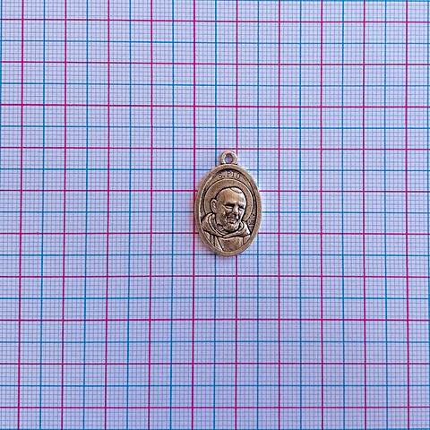 MEDALLA ✦ PADRE SAN PIO ZAMAK