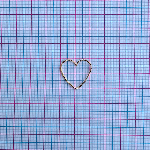 HERRAJE ✦ SILUETA CORAZÓN BAÑO DE ORO 