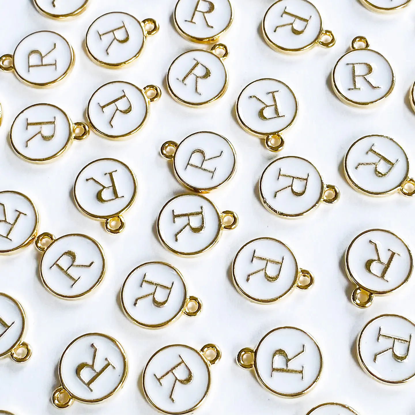 DIJE LETRA R BAÑO DE ORO SIN77-R-GOLD 1