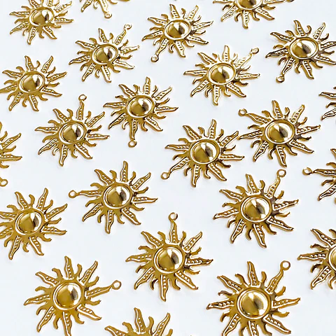 DIJE ✦ SOL BAÑO DE ORO