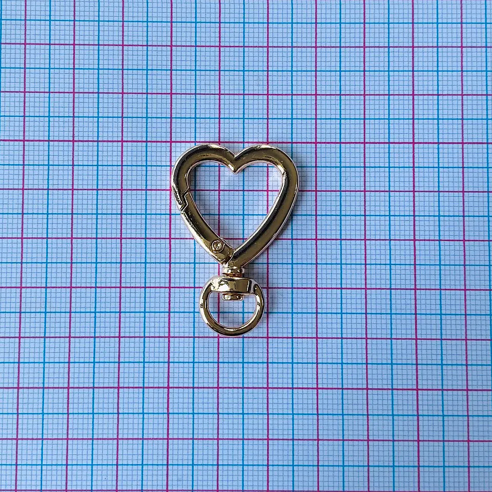 BROCHE MOSQUETÓN CORAZÓN (ELIGE TU COLOR FAVORITO)  2