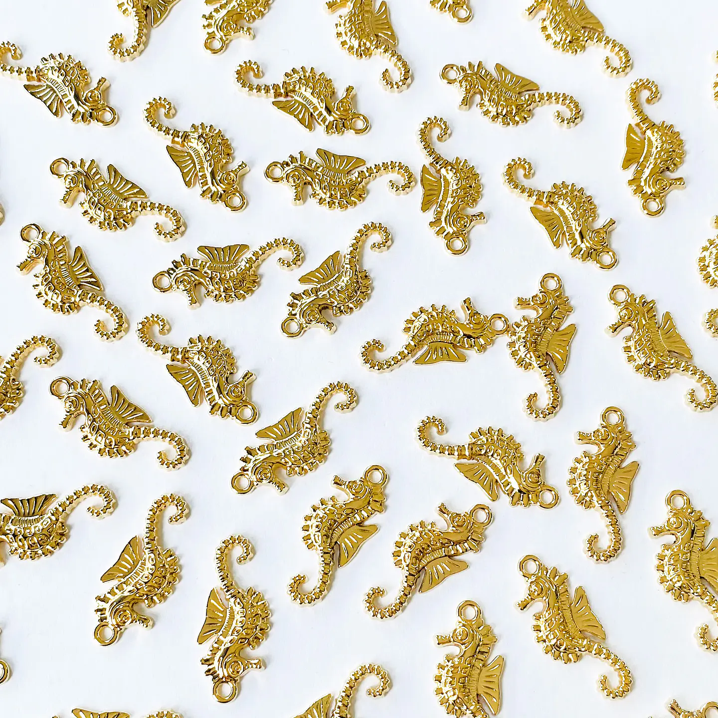 DIJE ✦ CABALLO DE MAR BAÑO DE ORO                               1