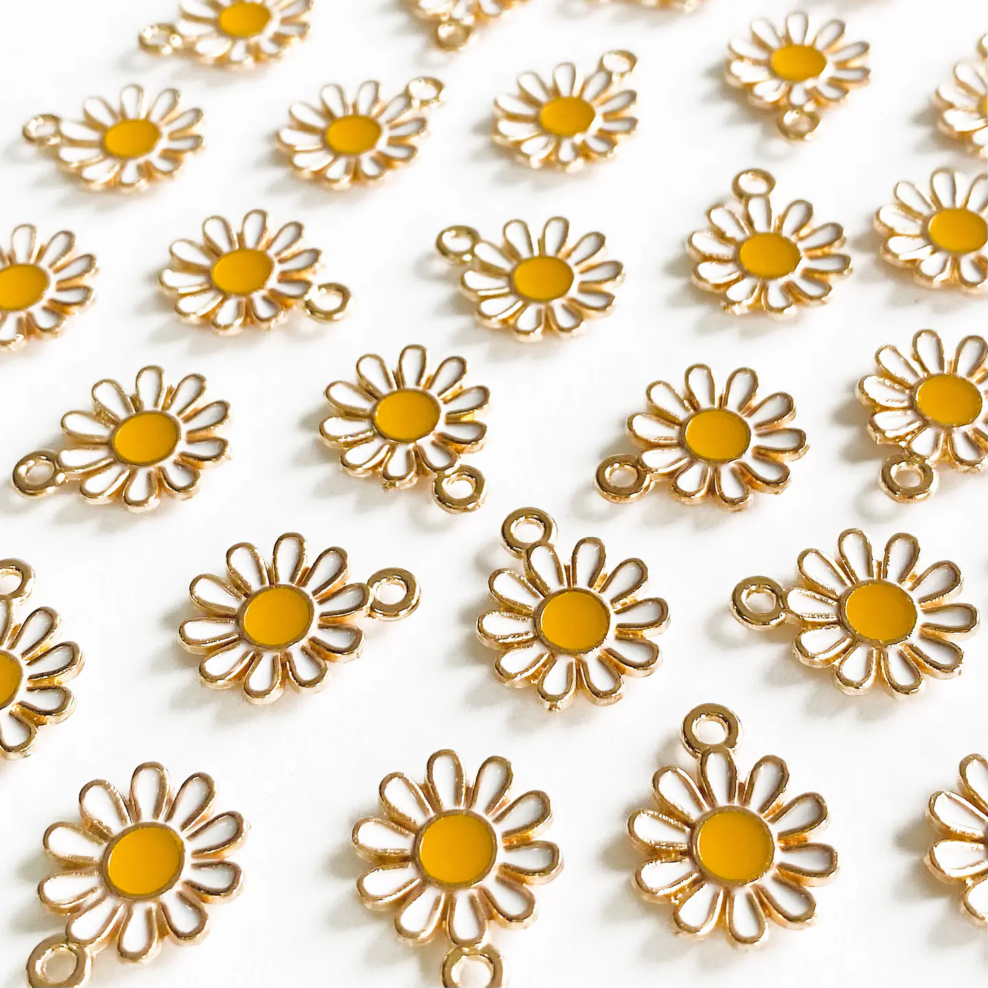 DIJE ✦ FLOR FANTASÍA (ELIGE TU COLOR FAVORITO) 3