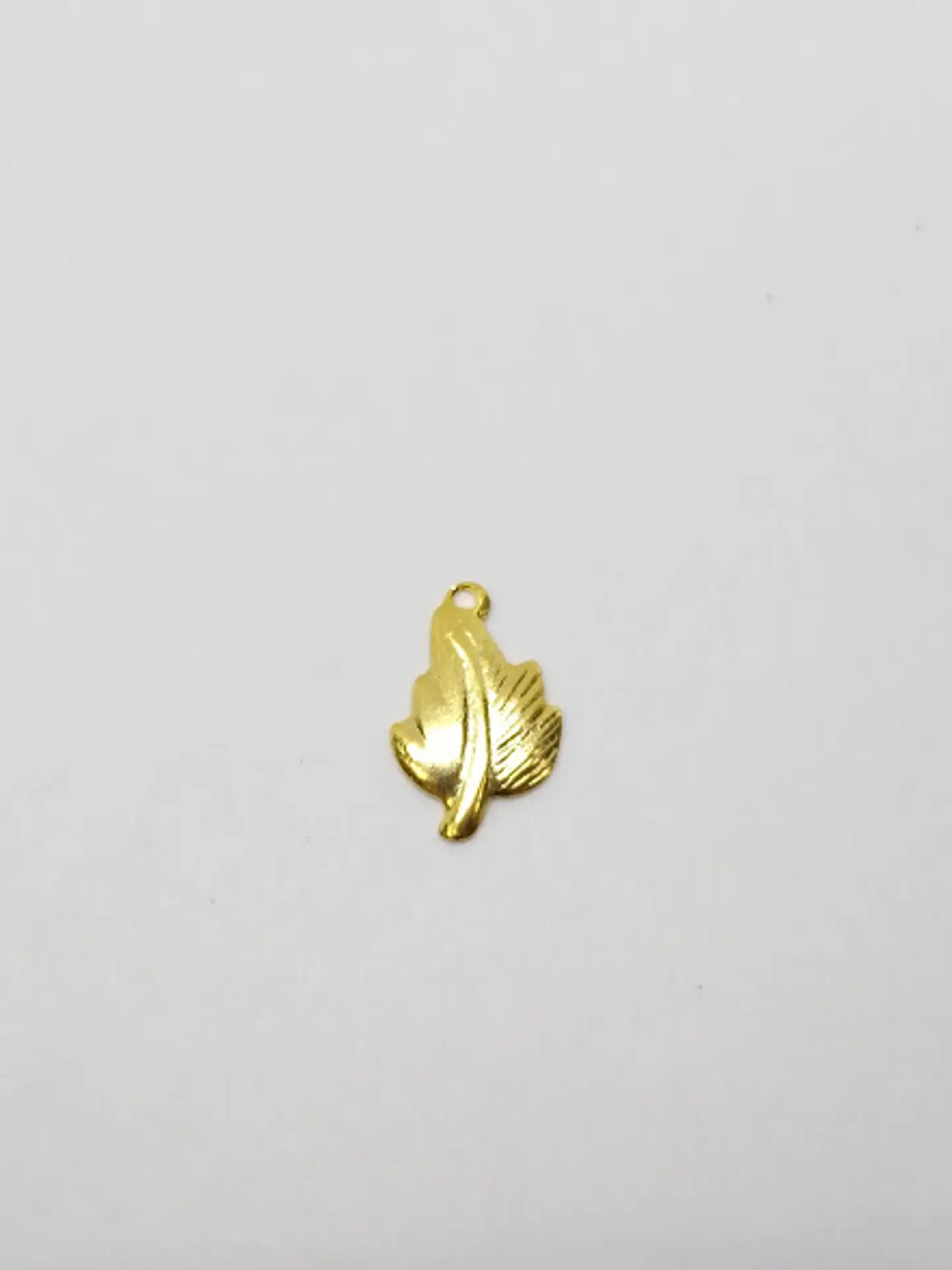 HOJA MINI DIJE BAÑO DE ORO T1301                 1
