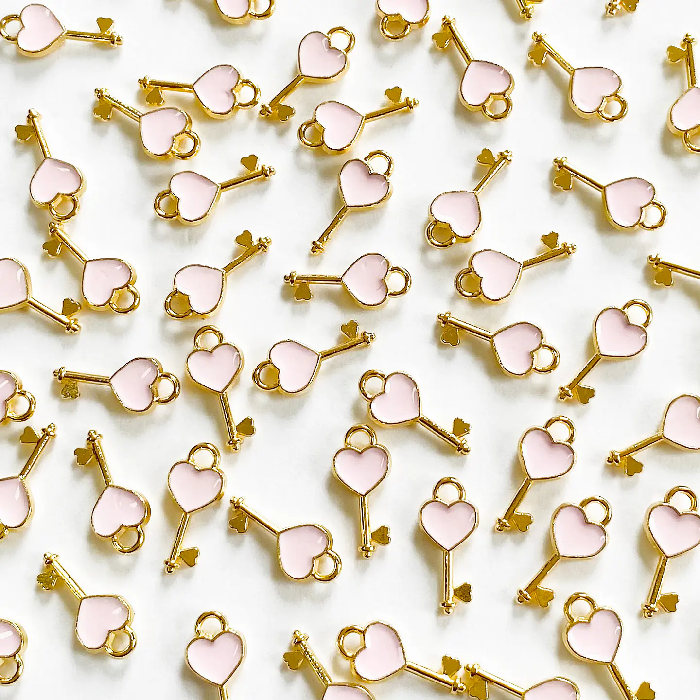 DIJE ✦ LLAVE BAÑO DE ORO (ELIGE TU COLOR FAVORITO)  3