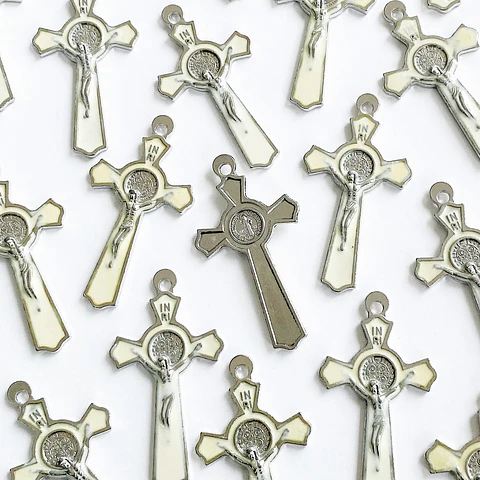 DIJE ✦ CRUZ CRISTO Y SAN BENITO ZAMAK