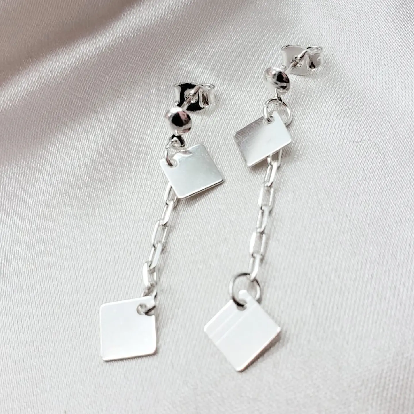 ARETE ✦ CON ROMBO PEQUEÑO LISO  1