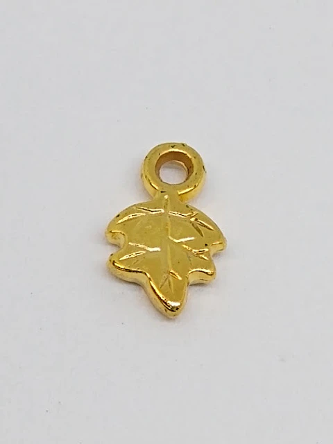 DIJE ✦ HOJA BAÑO DE ORO       