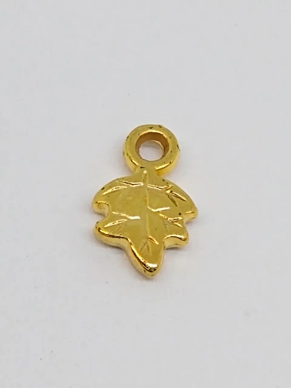 DIJE ✦ HOJA BAÑO DE ORO        1