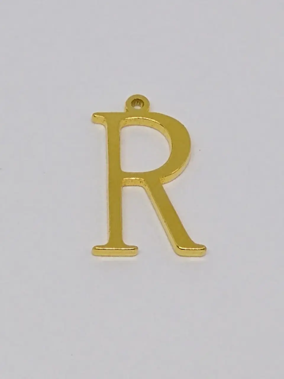 DIJE ✦ LETRA R BAÑO DE ORO                                       1