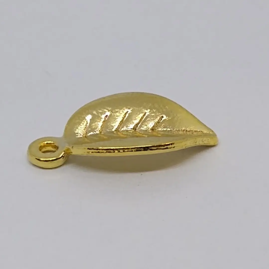 DIJE HOJA BAÑO DE ORO                                   1