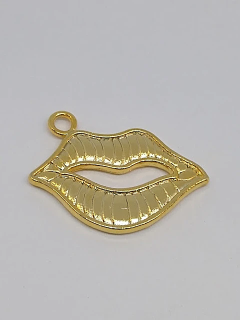 LABIOS BAÑO DE ORO 1-1243                     