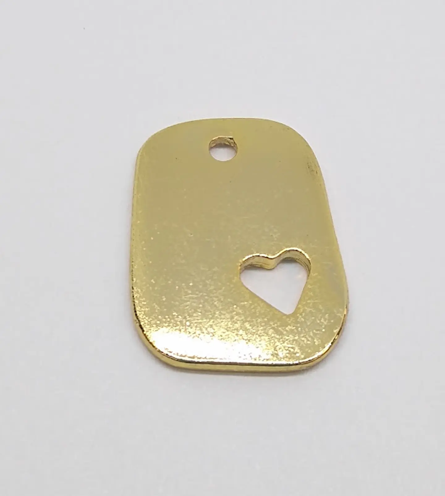 DIJE CON CORAZÓN BAÑO DE ORO T2816 1
