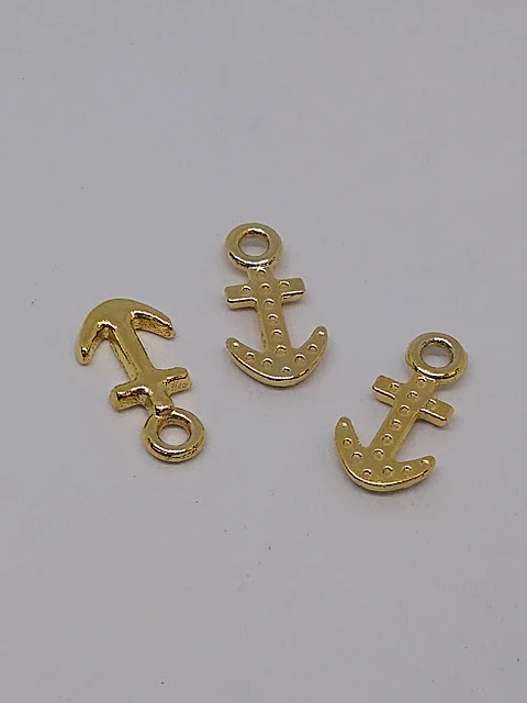 DIJE ANCLA BAÑO DE ORO                                    