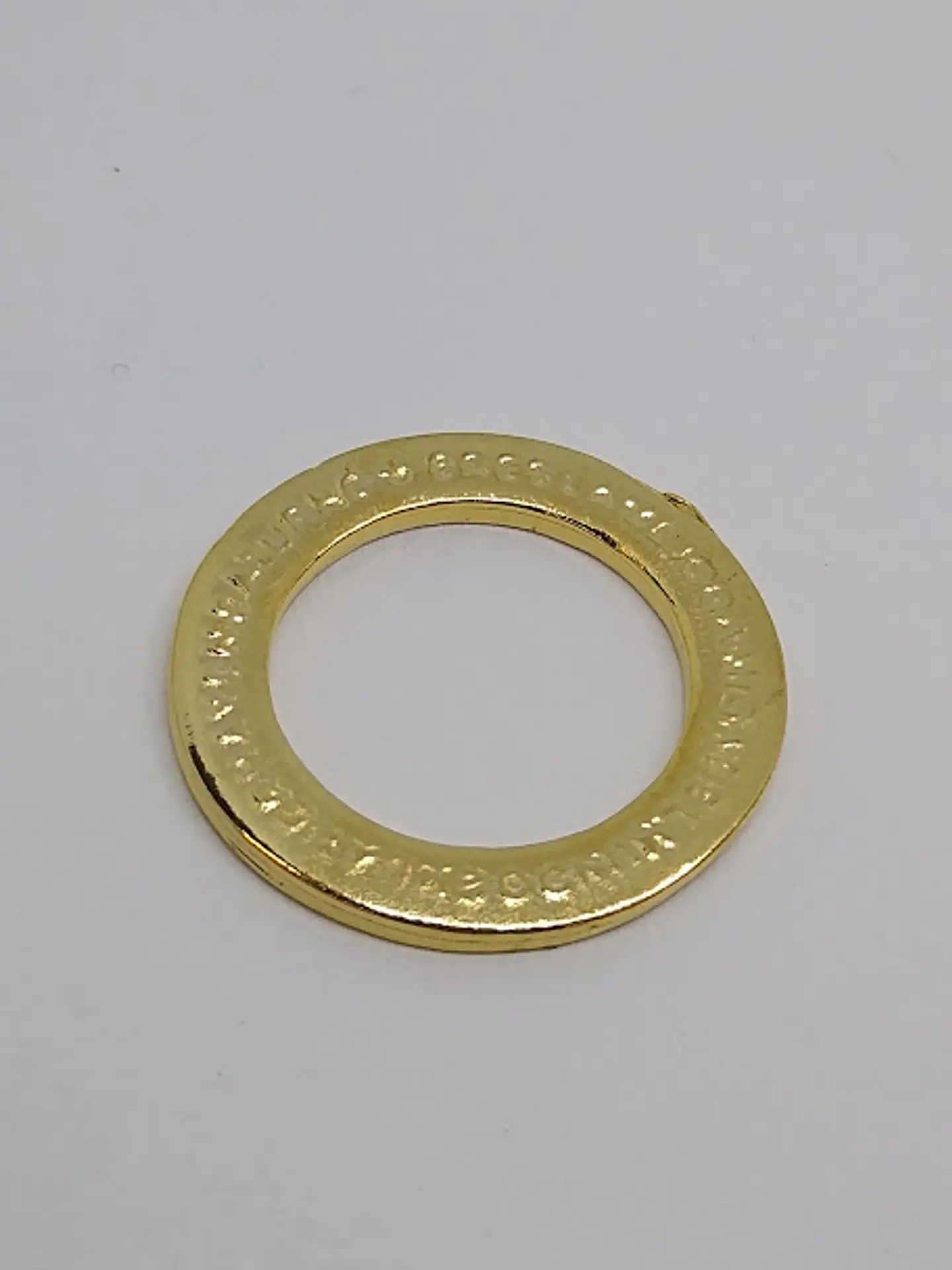 CIRCULO CON GRABADO BAÑO DE ORO T4449                            1