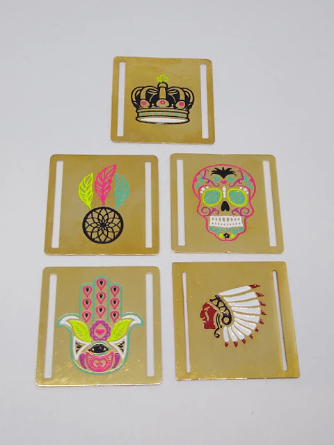 PLACA FIGURAS BAÑO DE ORO T1738                                      