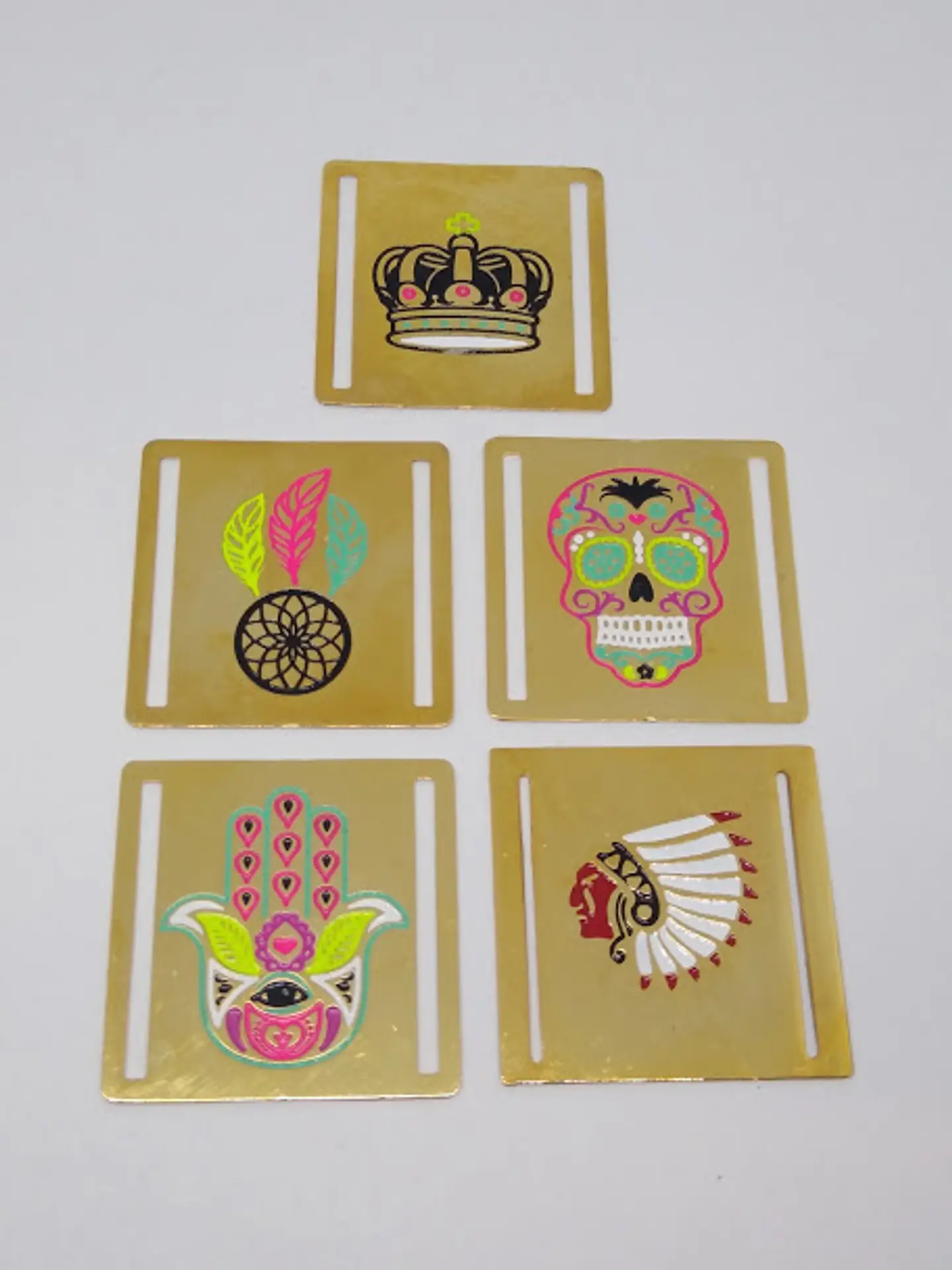 PLACA FIGURAS BAÑO DE ORO T1738                                       1