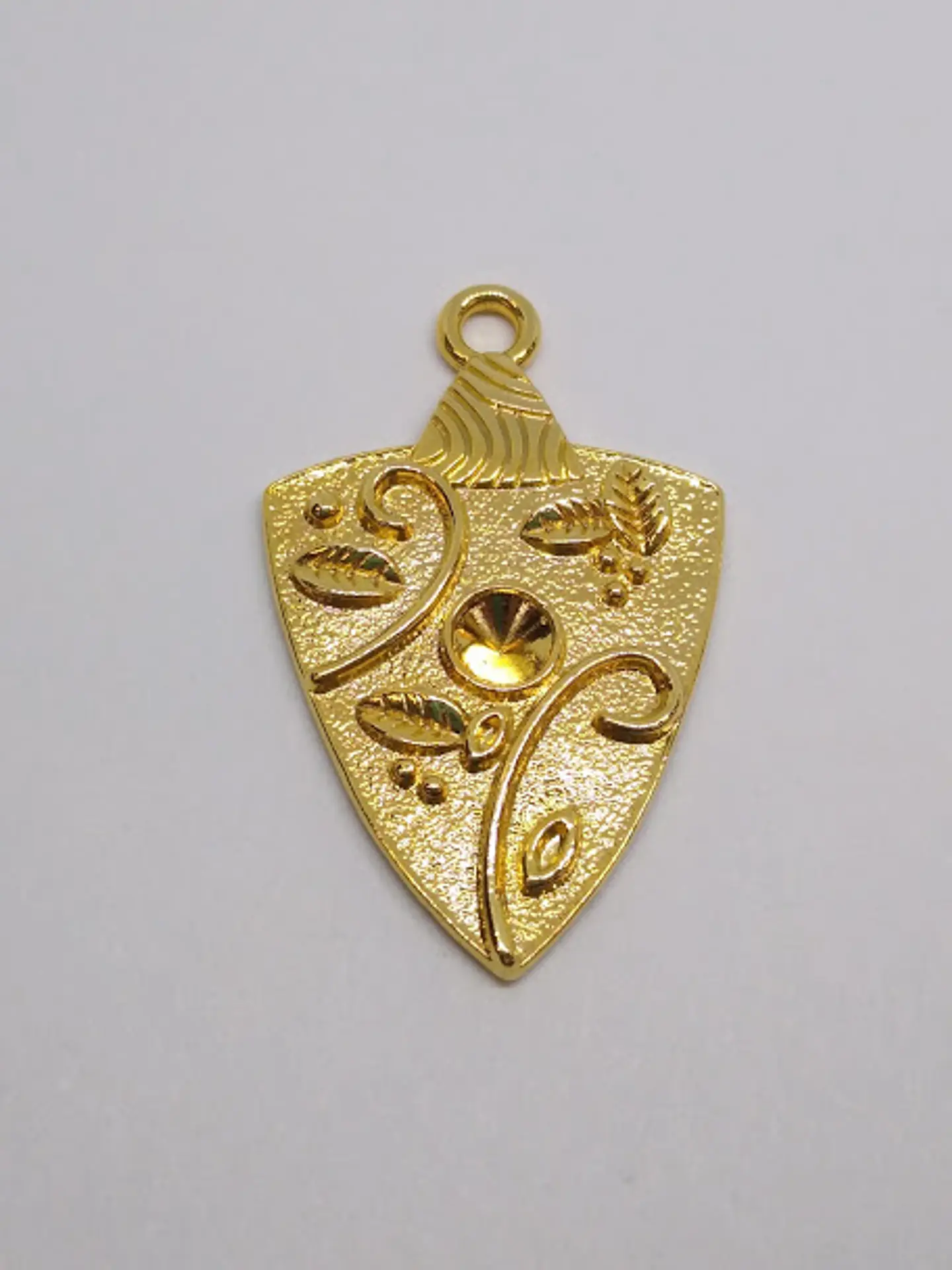 ESCUDO BAÑO DE ORO T3037                  1
