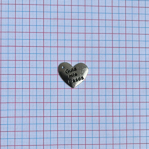 DIJE CORAZÓN ZAMAK GUÍA MIS PASOS 