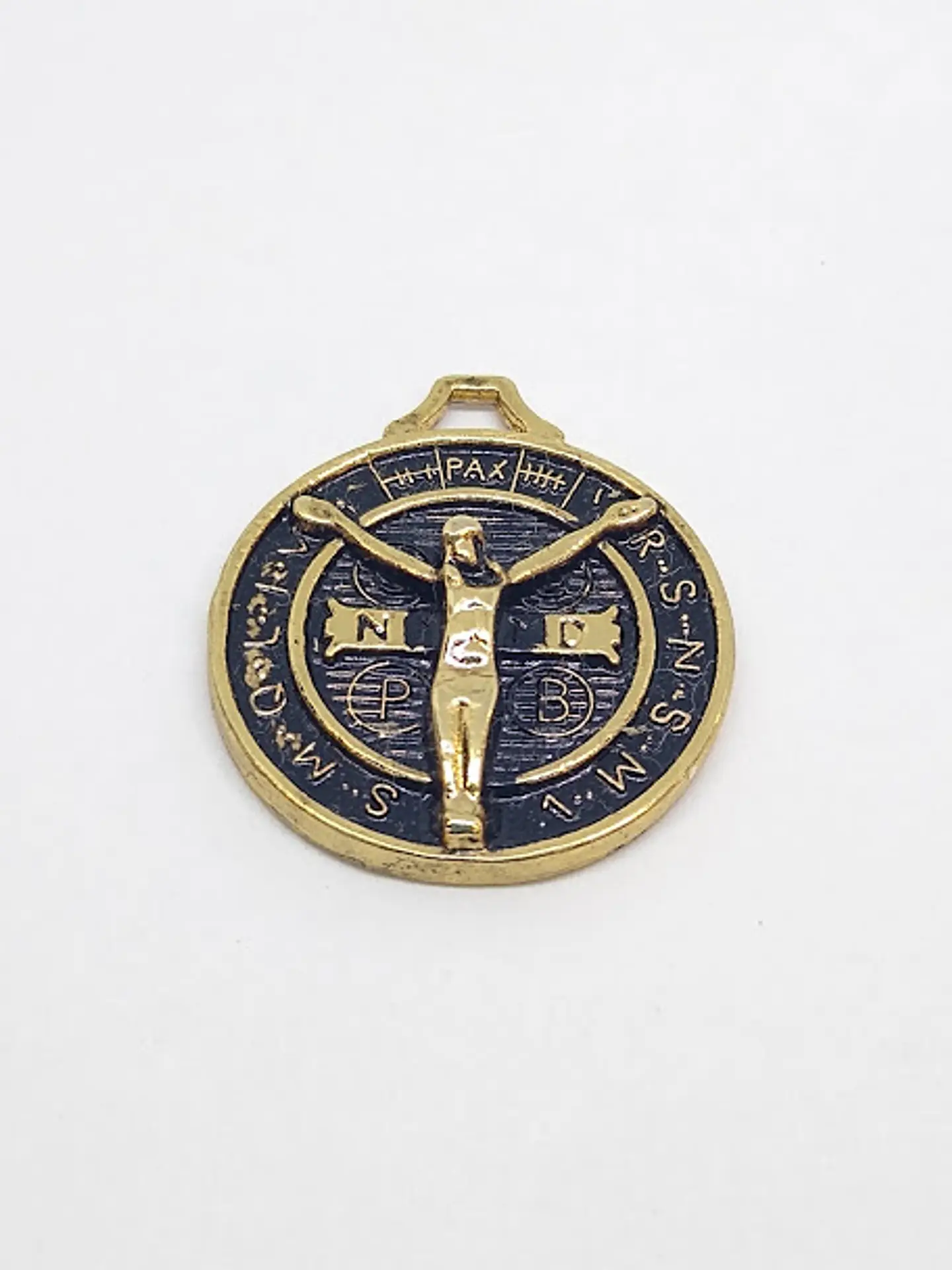 SAN BENITO CRISTO BAÑO DE ORO T3204                    1