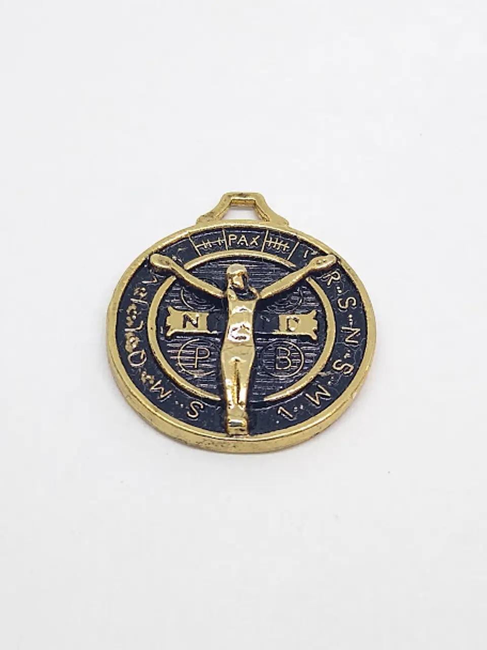 SAN BENITO CRISTO BAÑO DE ORO T3204                    1