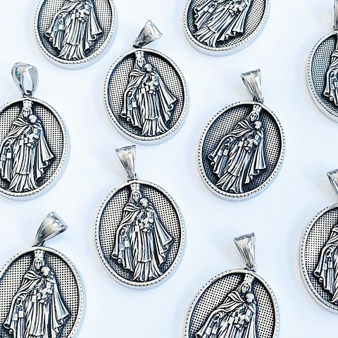 MEDALLA ✦ VIRGEN DEL CARMEN ACERO