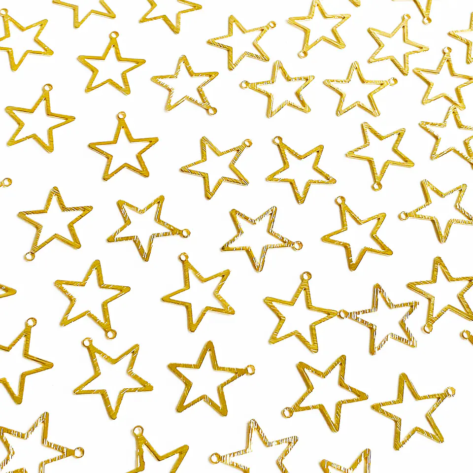 MINI DIJE ✦ ESTRELLA SILUETA LATÓN BAÑO DE ORO 15*16 MM 1