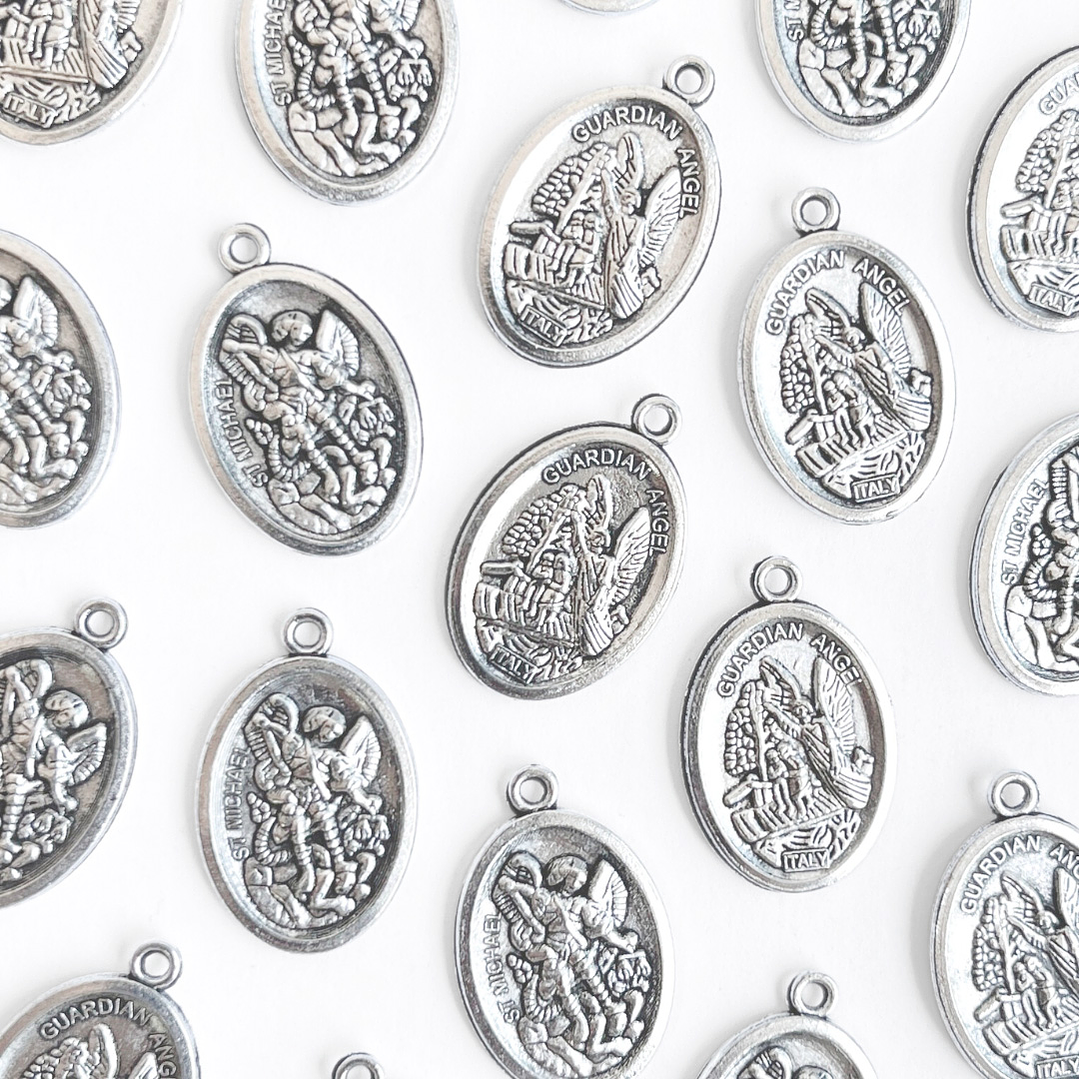 MEDALLA ✦ SAN MIGUEL ARCANGEL Y ANGEL DE LA GUARDA ZAMAK  1