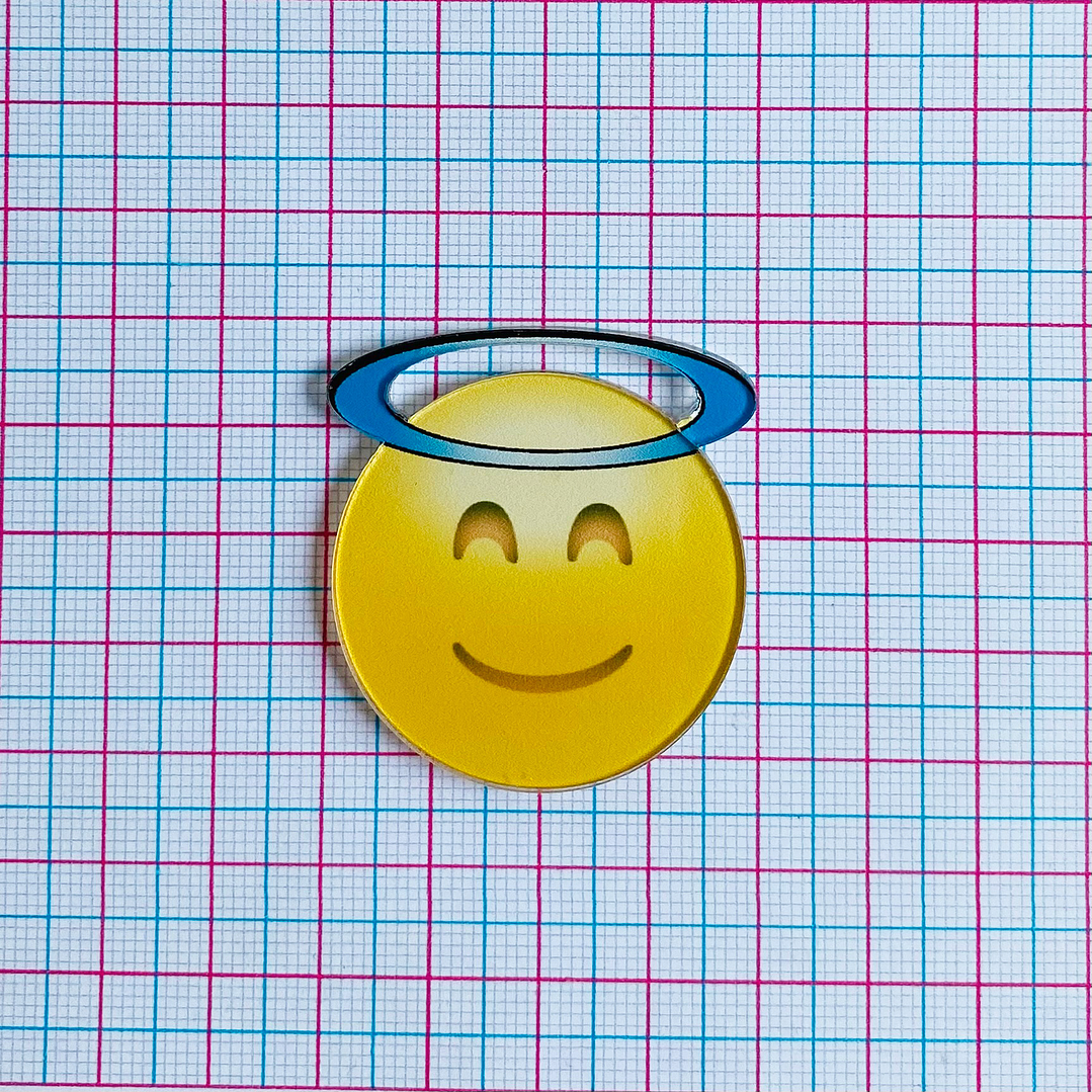 PIN EMOJI ✦ CARITA ANGEL ACRÍLICO 2