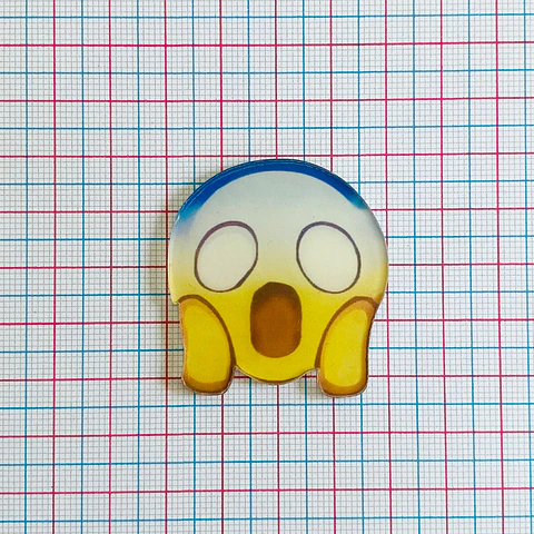 PIN EMOJI ✦ CARITA DE ASOMBRO ACRÍLICO