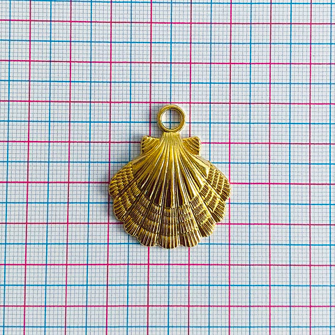 DIJE ✦ OSTRA DE MAR BAÑO DE ORO