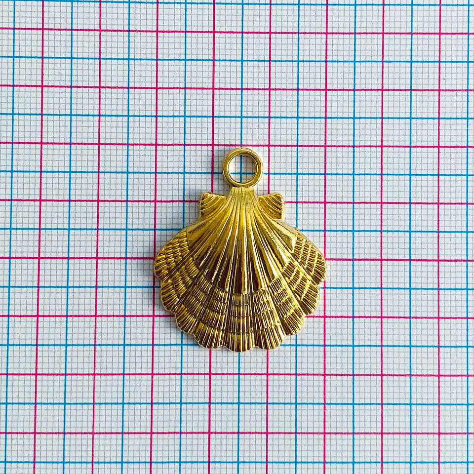 DIJE ✦ OSTRA DE MAR BAÑO DE ORO 2
